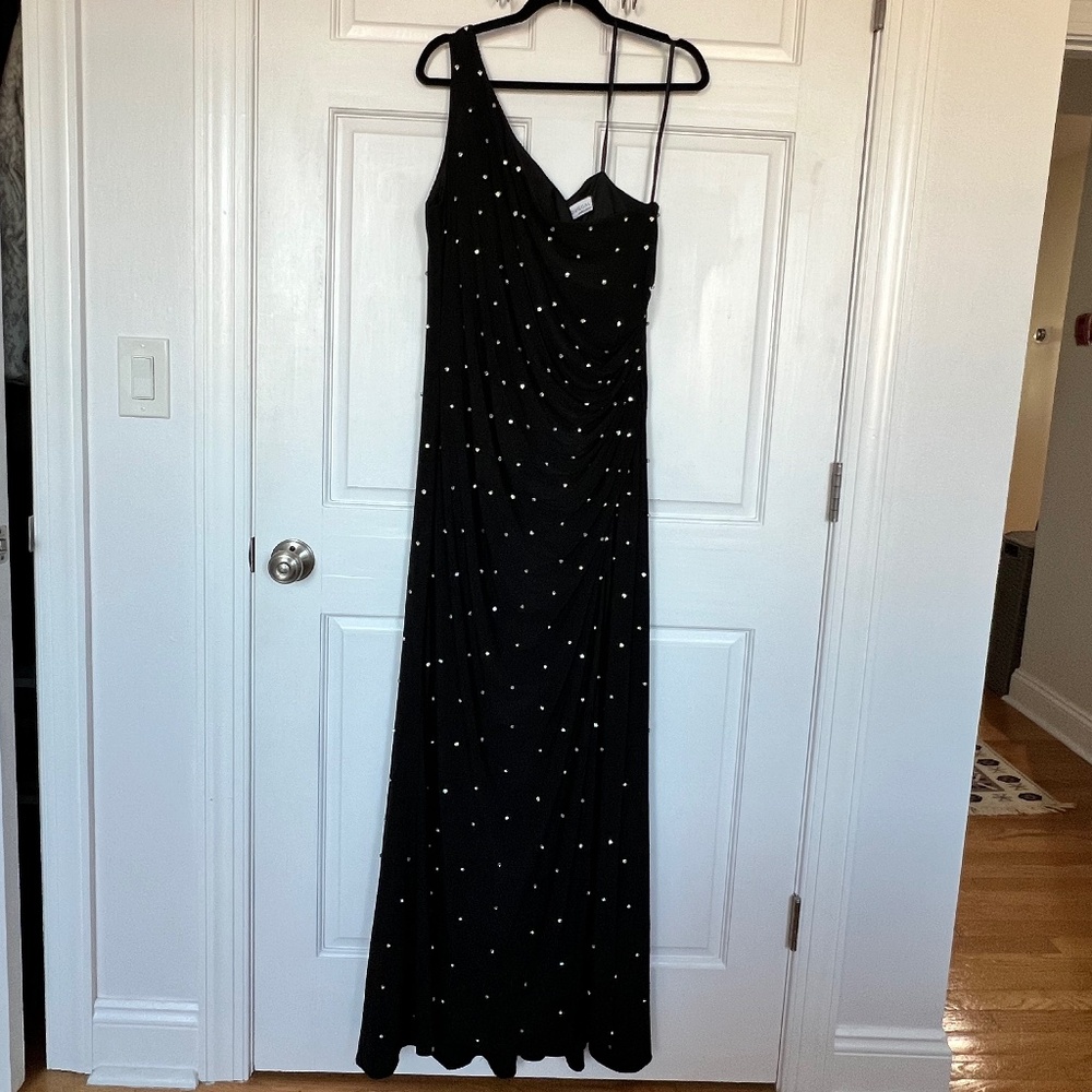 Mac Duggal 68130 - One Sleeve Rhinestone Plus Size Prom/Wedding Guest Dress - Picture 4 of 7
